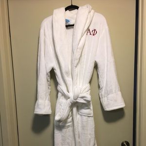 Soft af Alpha Phi robe